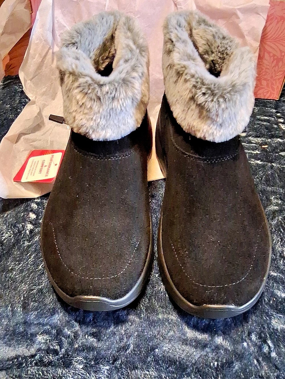 Skechers Ultra Go Women's Black & Gray Fur Winter Boots NWT